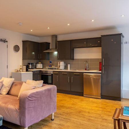 Cute 1 Bed Apartment 2 Mins From The Sea - Sleeps 4, Flat 8 The Gables, Church Street, ไลม์รีจิส ภายนอก รูปภาพ