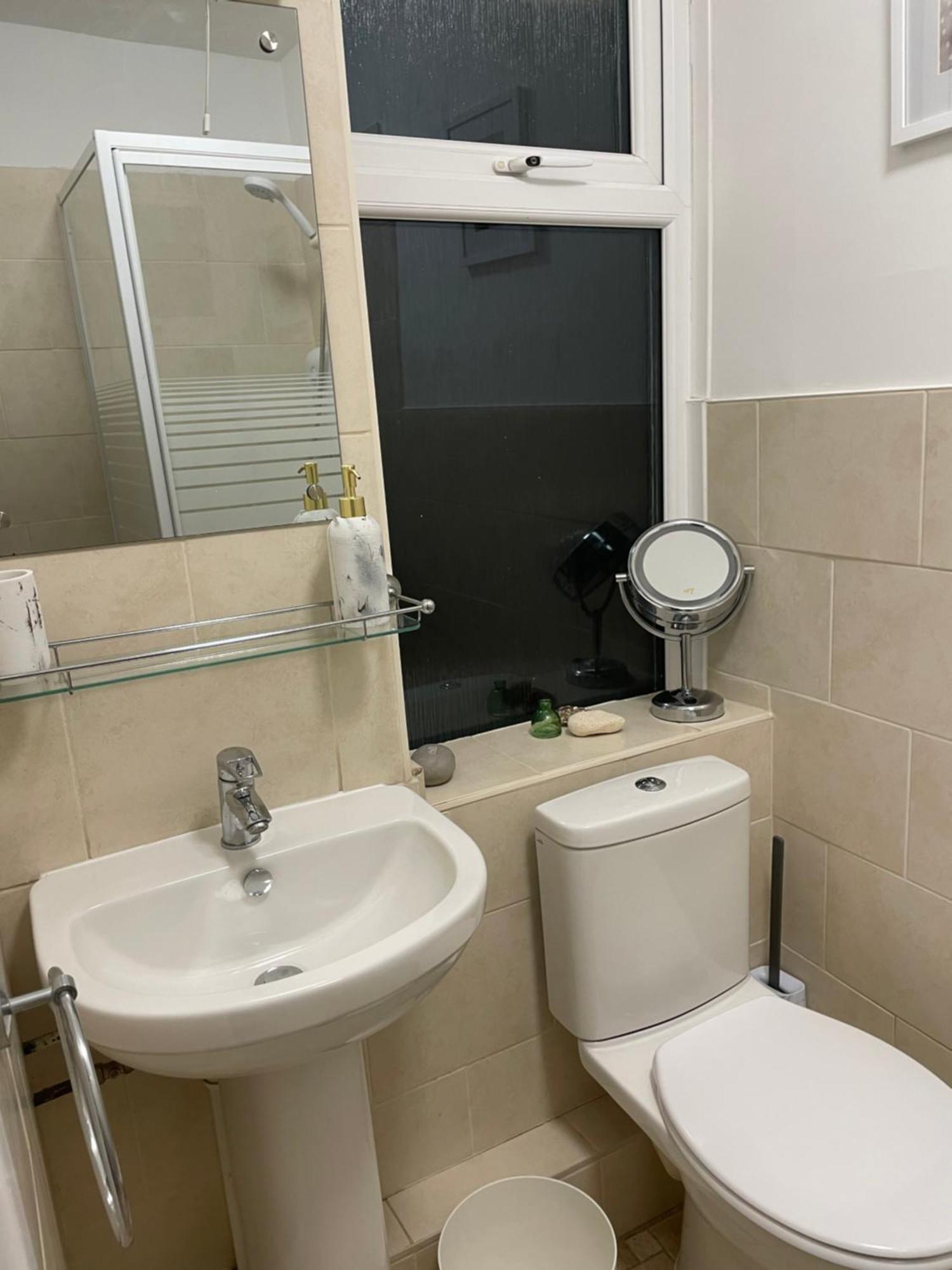 Cute 1 Bed Apartment 2 Mins From The Sea - Sleeps 4, Flat 8 The Gables, Church Street, ไลม์รีจิส ภายนอก รูปภาพ