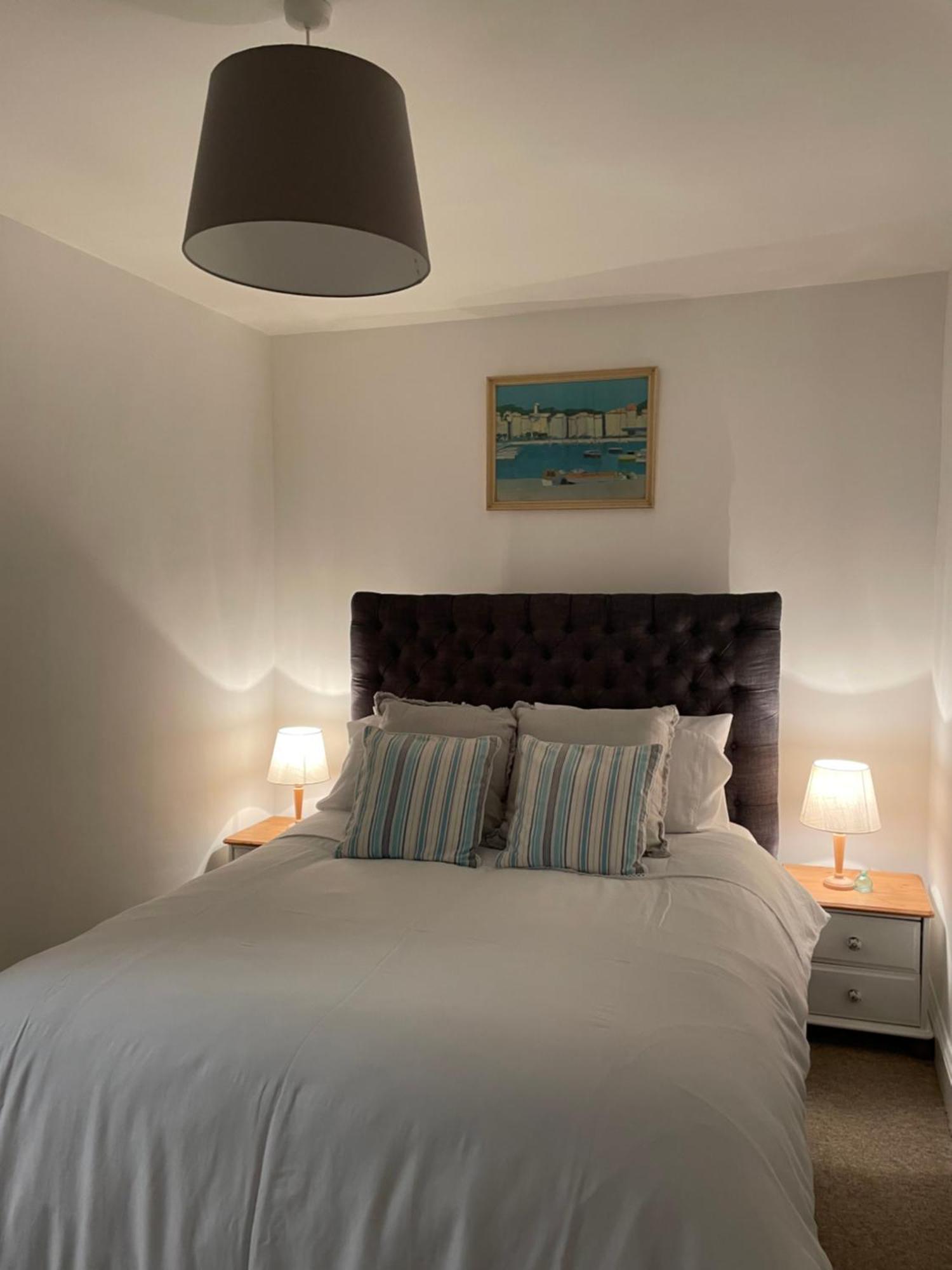 Cute 1 Bed Apartment 2 Mins From The Sea - Sleeps 4, Flat 8 The Gables, Church Street, ไลม์รีจิส ภายนอก รูปภาพ