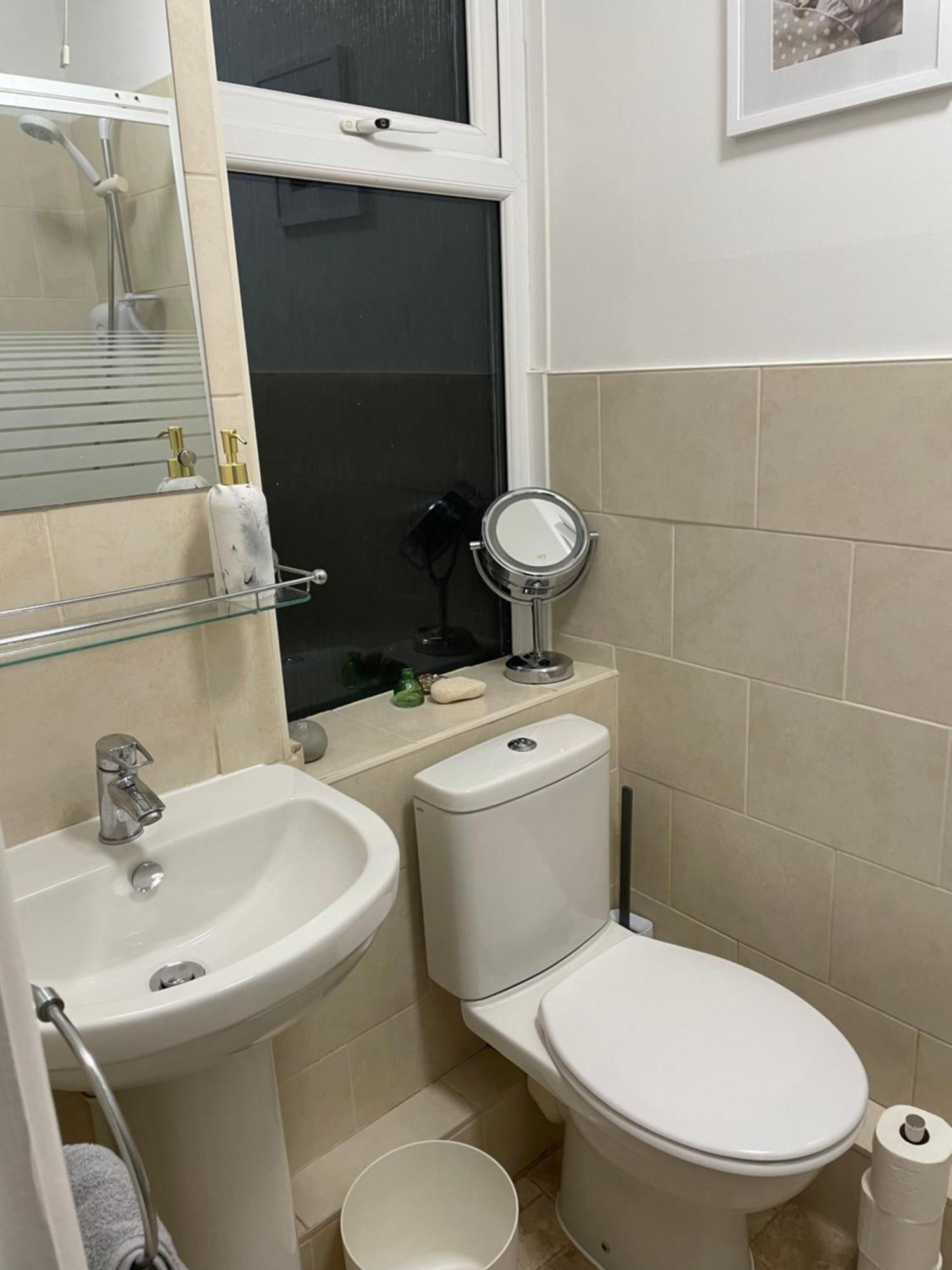 Cute 1 Bed Apartment 2 Mins From The Sea - Sleeps 4, Flat 8 The Gables, Church Street, ไลม์รีจิส ภายนอก รูปภาพ
