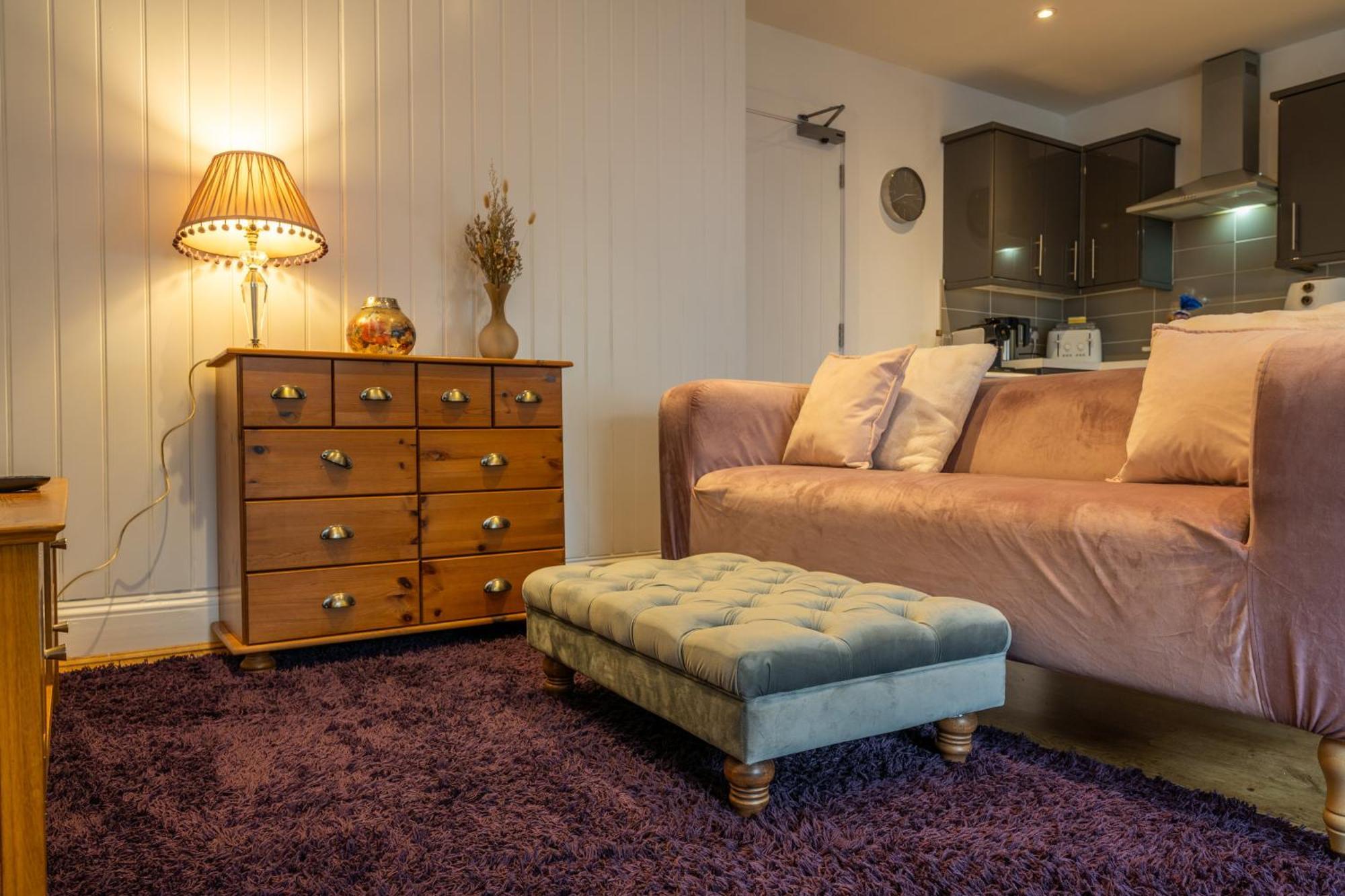 Cute 1 Bed Apartment 2 Mins From The Sea - Sleeps 4, Flat 8 The Gables, Church Street, ไลม์รีจิส ภายนอก รูปภาพ
